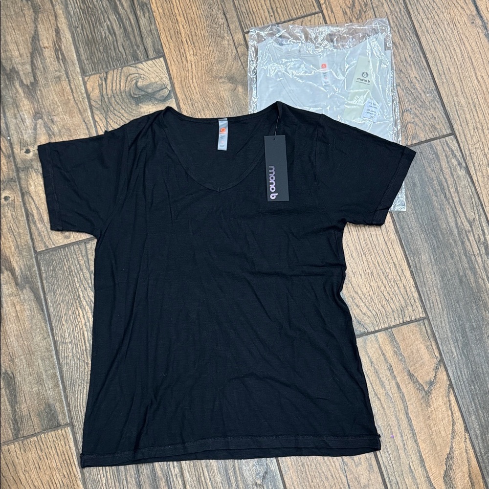 Bundle of 2 Mono B Black & Light‎ Gray Heathered V-Neck Tee